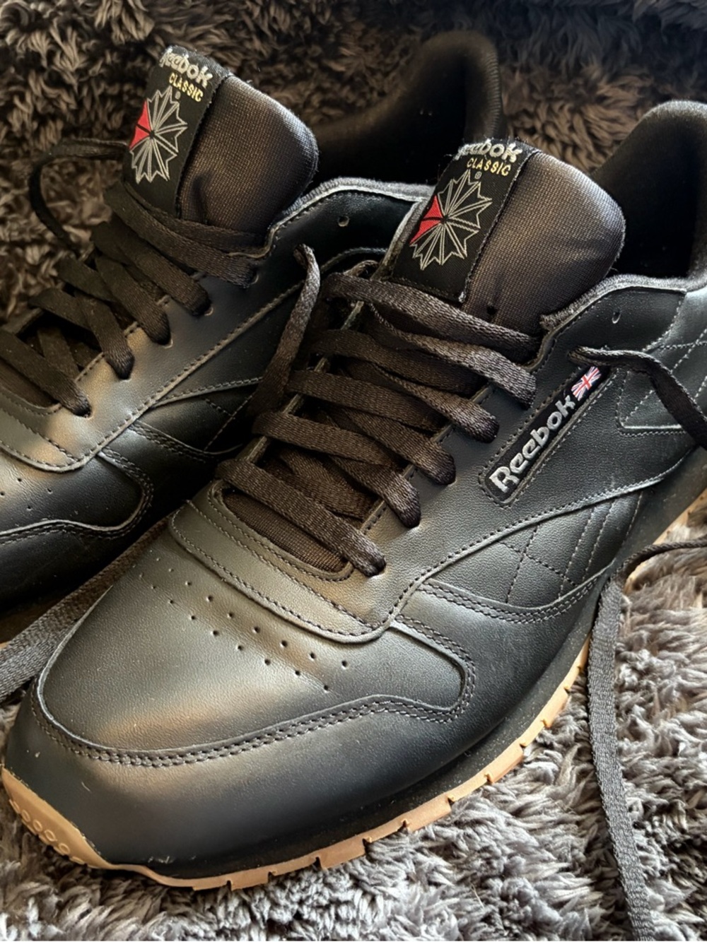 Reebok Classic Men’s Black Leather Sneakers with Gum Sole
